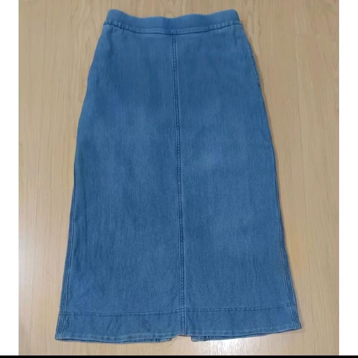 Uniqlo denim skirt light denim colour