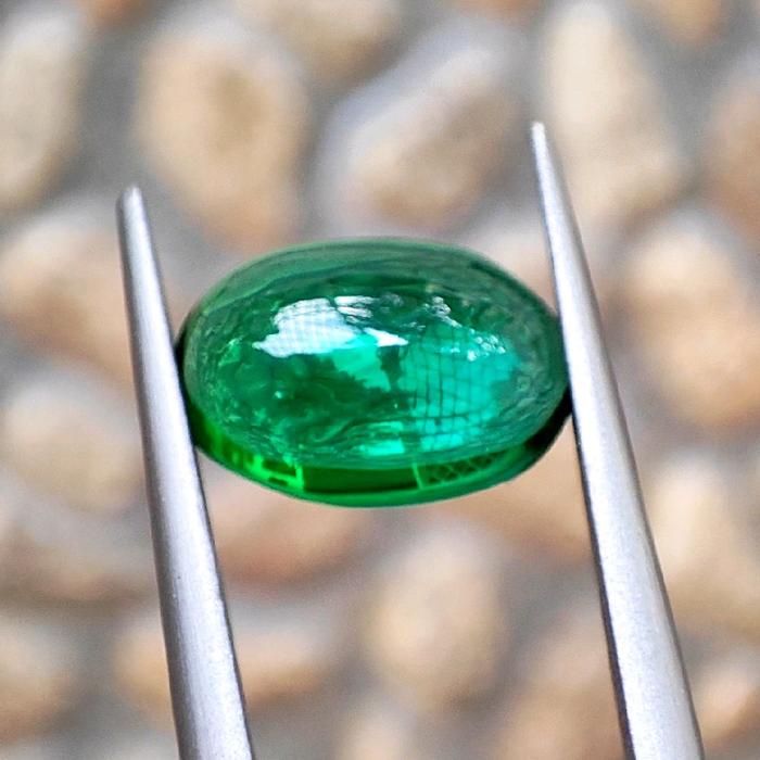 Vivid Green Emerald Beryl 2.63 Carat Oval Cabochon Eye Clean Quality Loose Stone Permata Zamrud Asli