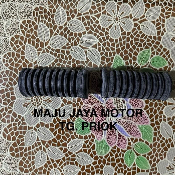 Sepasang Rubber Step/Karet Step Depan/Pijakan Kaki Bulat 1V1 u/ Yamaha Rx King Cobra, Rx K, Rx 100,