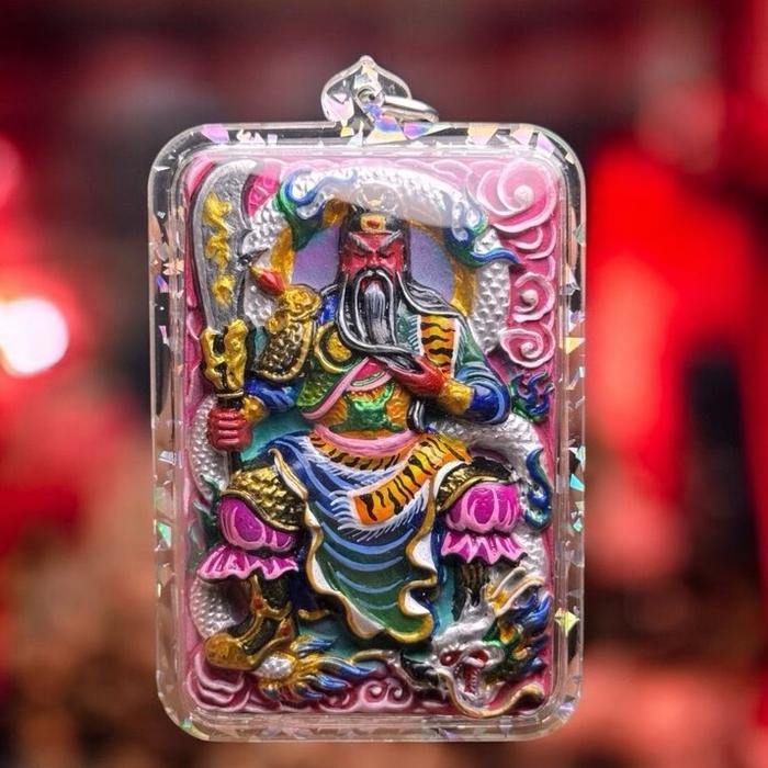 Liontin Guan Yu / Kwan Kong, Kruba Krissana Intawanno.