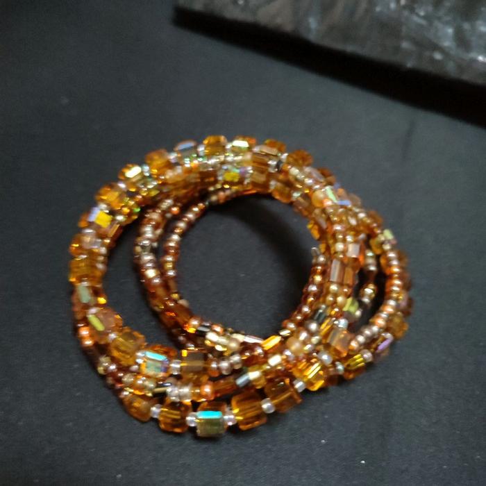 Gelang Mote dan Kristal Cantik Menawan