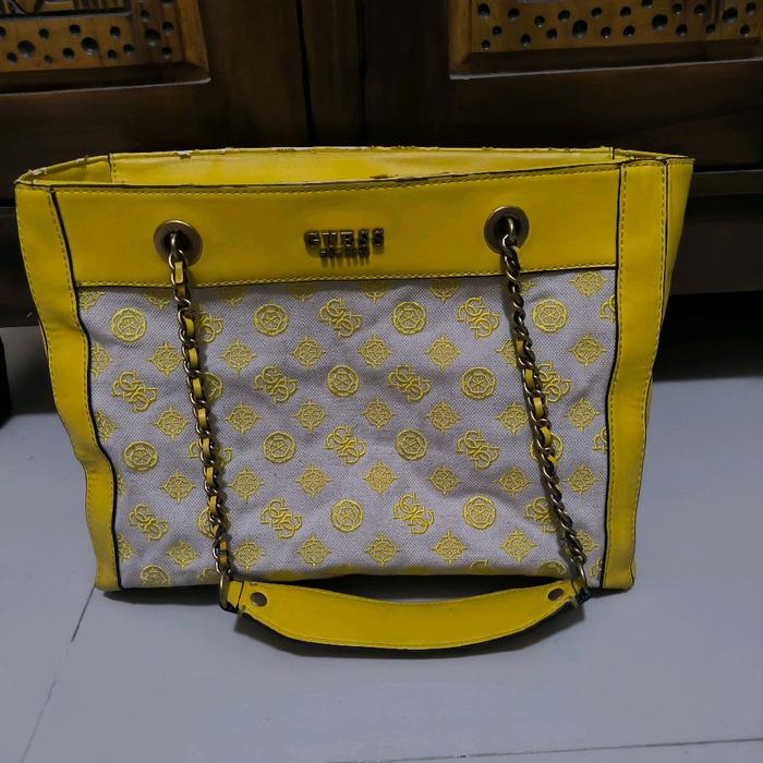 Preloved Tas Guess Masih Bagus dan Masih Ada Kantong Serutnya
