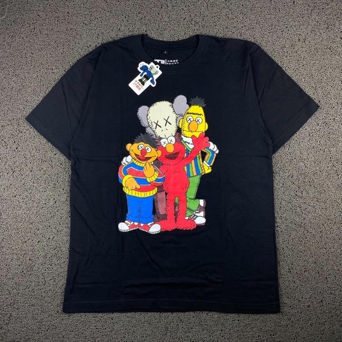 [COD]KAOS UNIQLO x KAWS x SESAME / TSHIRT UNIQLO LUCU / BAJU UNIQLO MIRROR 1