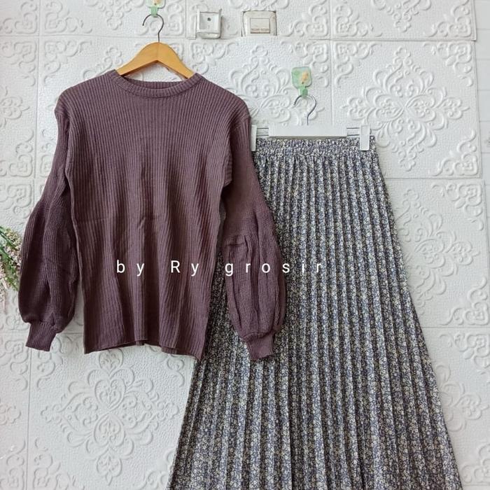 Setelan Wanita Meliva Blus Rajut Lengan Balon Rok Plisket Motif Panjang