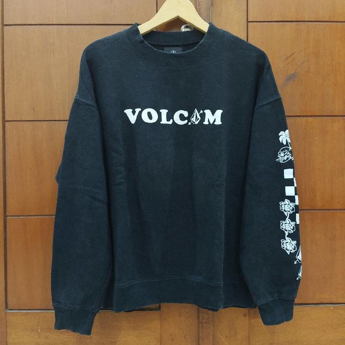Crewneck Black Volcom vintage taped