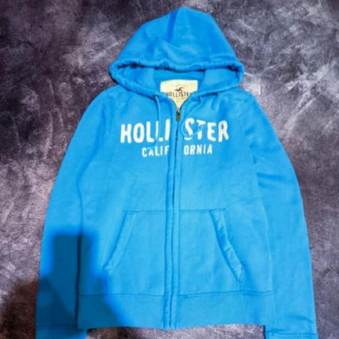 hodie Holister Biru Laut  size L Teg a/b