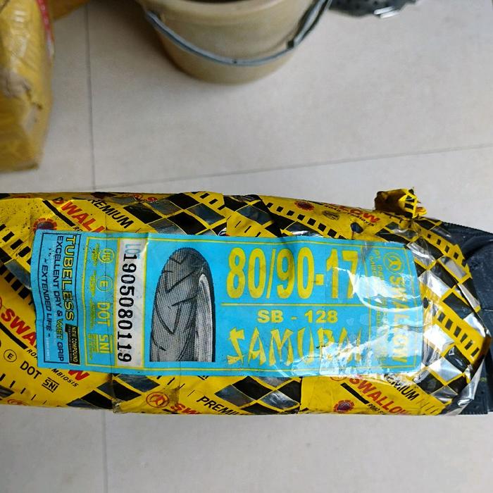 Ban luar swallow 80/90 17 tubbles stok lama