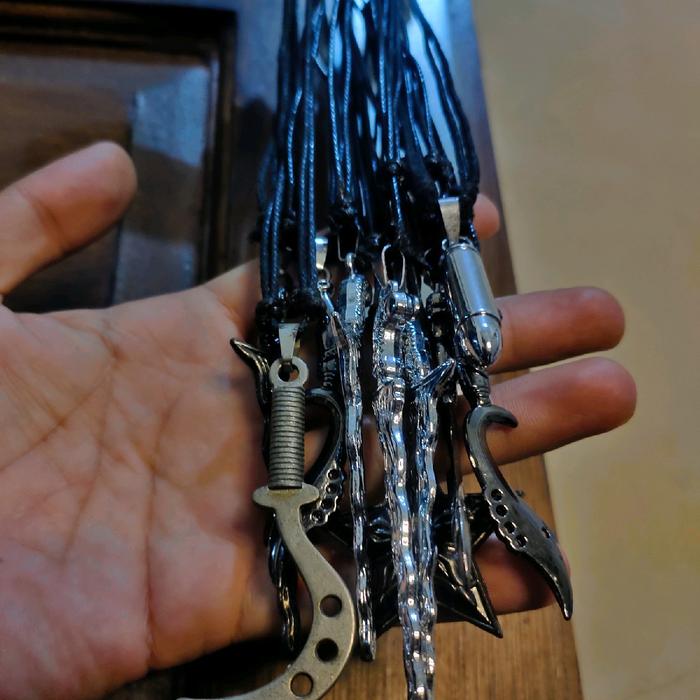 kalung kujang dan peluru asli