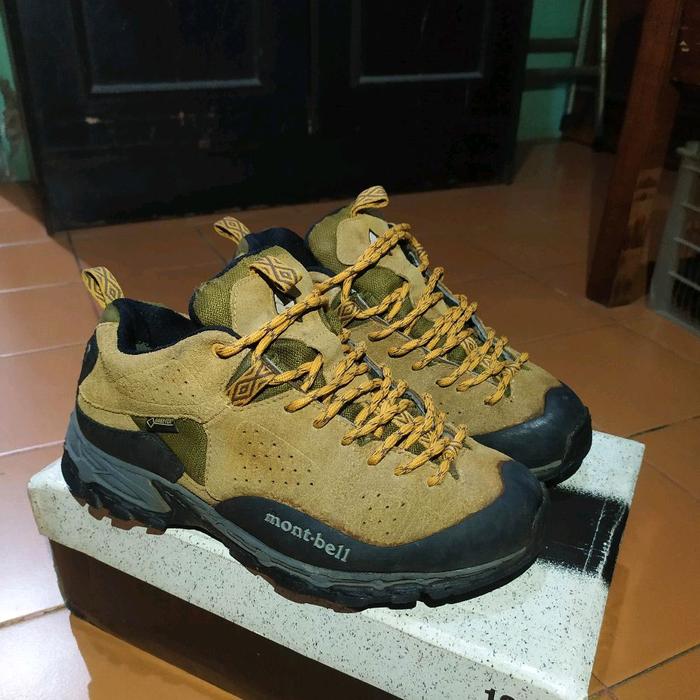 Sepatu gunung Montbell second
