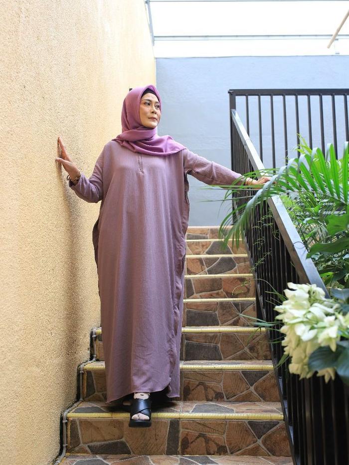 DENZER - Busana Muslim Gamis Wanita Dewasa / Abaya Syari Polos / Bahan Cringkle