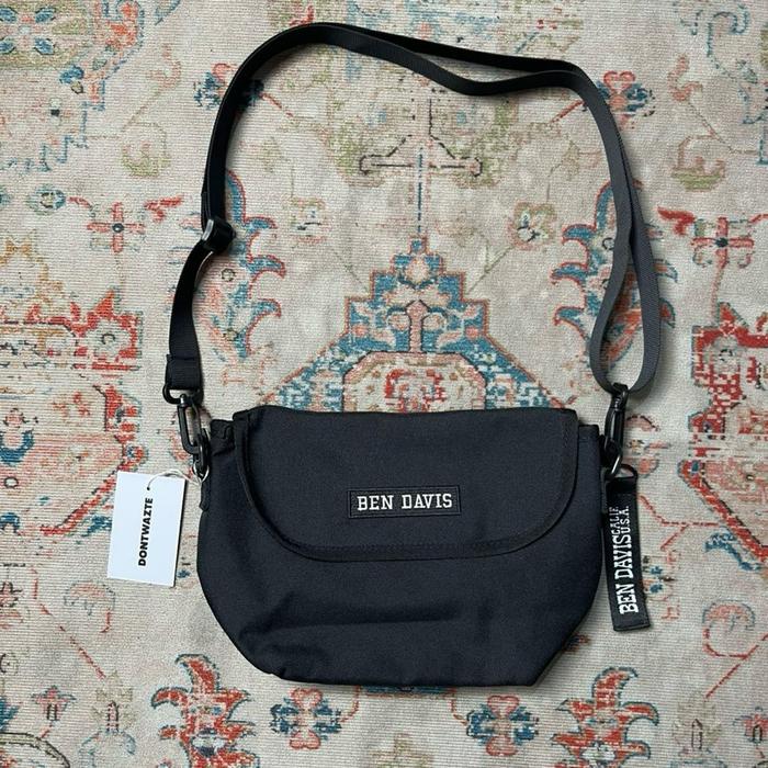 BEN DAVIS MINI MESSENGER BAG BLACK ORIGINAL