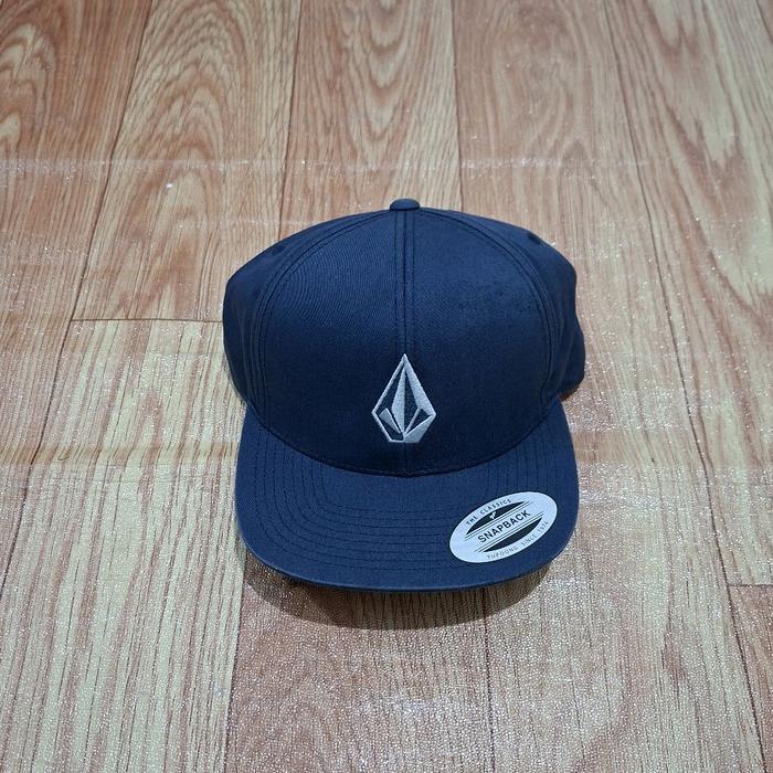 topi volcom snapback preloved