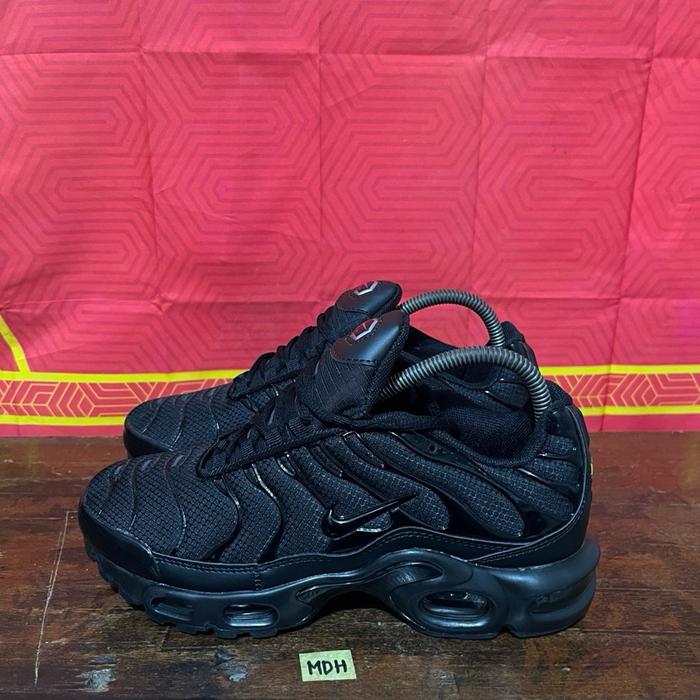 Sepatu second branded nike airmax TN size 40