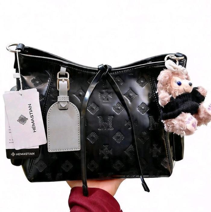 tas selempang hemastian hitam tas selempang wanita