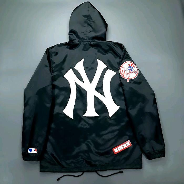 Vintage Majestic MLB New York Yankees Windbreaker Hoodie Jacket.   K765