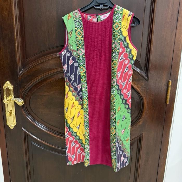 Baju batik wanita tanpa lengan preloved - Nona Rara - size M