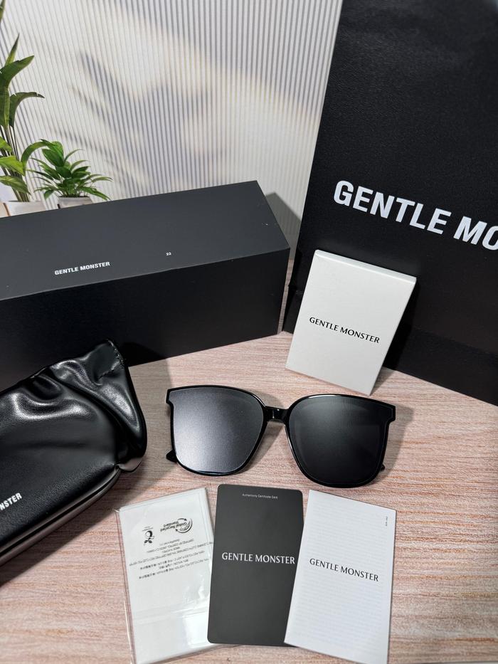 Kacamata Stylish Gentle Monster Jackie Lensa Datar Frame Tipis Minimalis Original