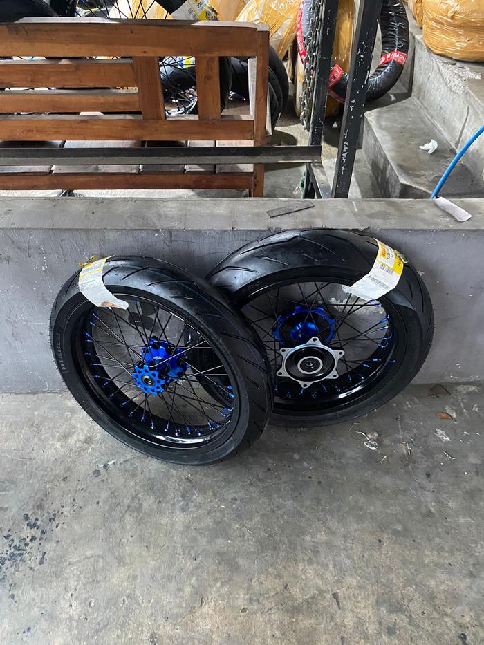 Wheelset Supermoto CRF 300/350 Ban Pirelli Baru Ring 17