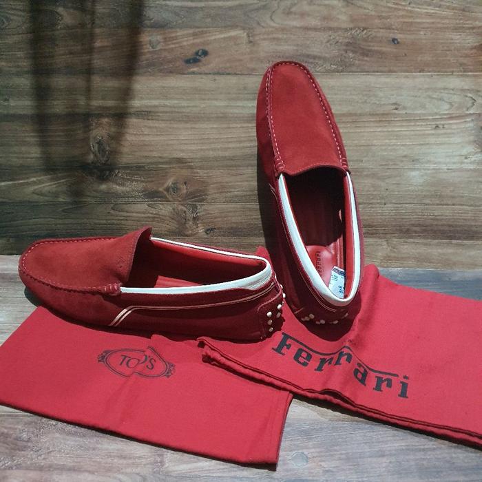 sepatu laki laki tods ferrari merah ukuran 9½