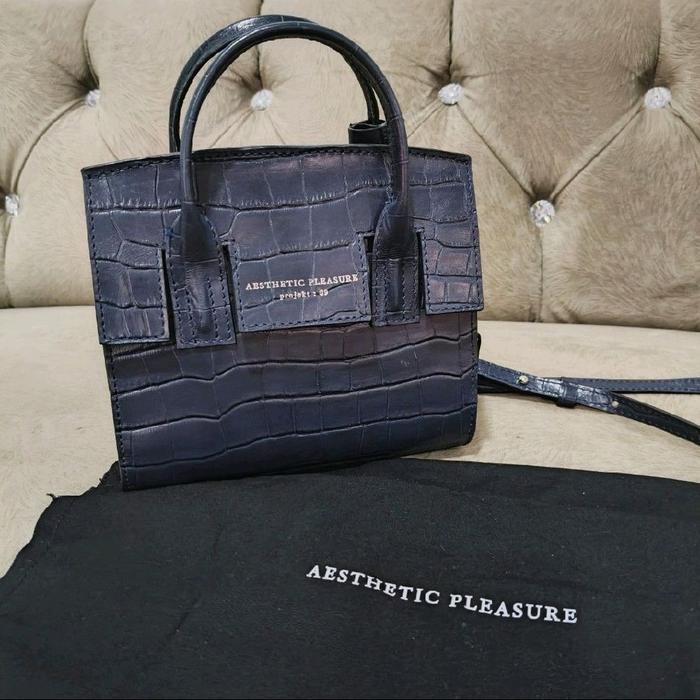 Aesthetic pleasure preloved