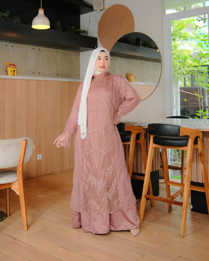 Keylla Dress Bahan Silk Mix Brukat Kondangan Outer Terpisah Elegan Simple Terbaru Warna Mocca Mahago