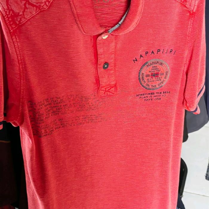 Napapijri Kaos Polo Pria Sz M-L LD 110 Merah dengan Logo Khas dan Desain Trendy