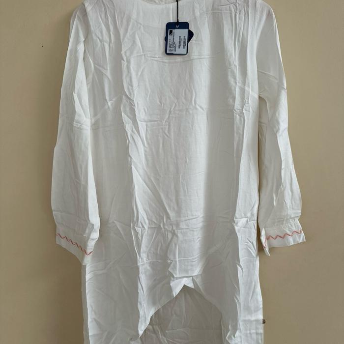 Blouse emba ladies panjang white
