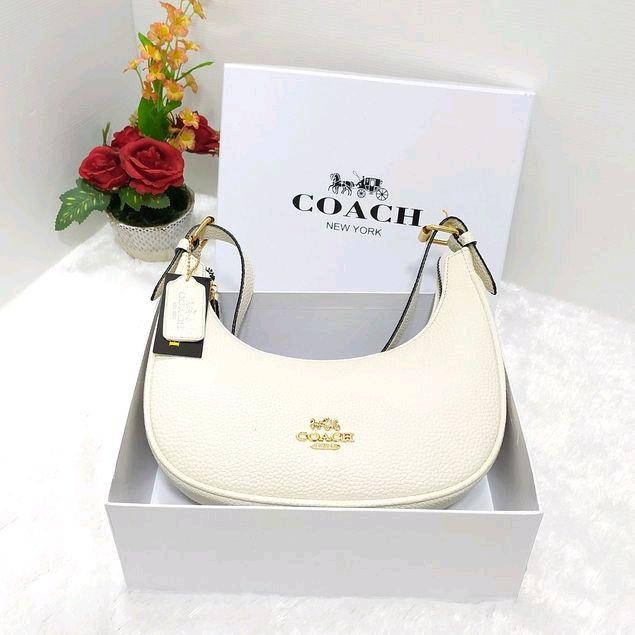 Coach New York Tas Selempang Wanita Putih dengan Desain Elegan dan Kualitas Terbaik