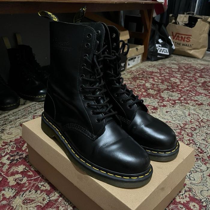 Dr Martens 1490 Blacksmooth
