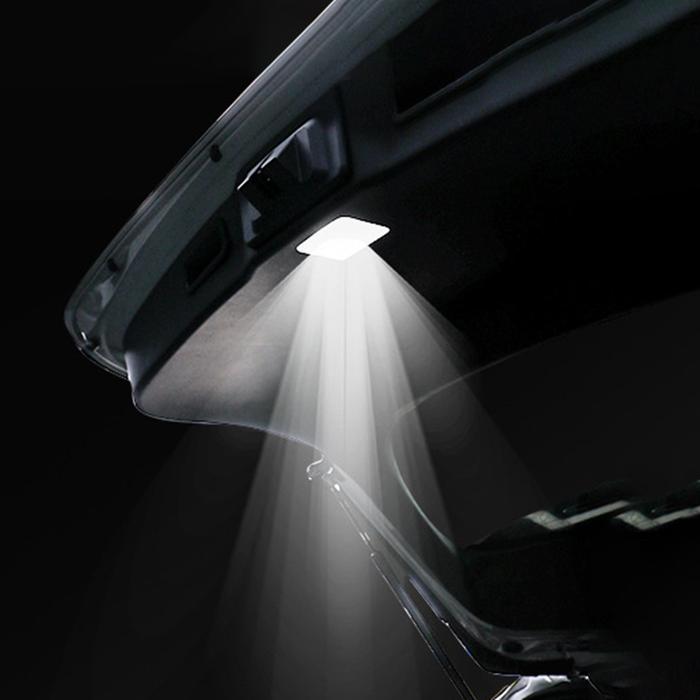 Lampu mobil lampu belakang kotak lampu pengganti langsung LED + lampu