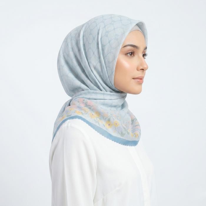 Wulang Narawangsa Hijab Segi Empat Flamingo Era Soft Blue | Kerudung Segi Empat | Hijab Motif Segi E