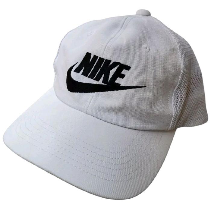 topi vintage Nike trucker hat