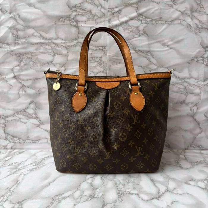 Tas Tangan Louis Vuitton dengan Desain Monogram dan Tali Kulit Cokelat Preloved Second Branded / Tas