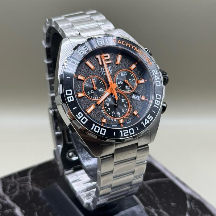 TAG Heuer Jam Tangan Pria Chronograph Tali Stainless Steel Model CAZ101AN.BA0842