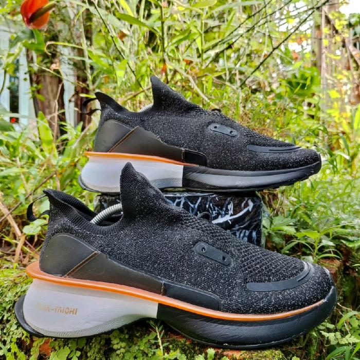 sepatu sliponn peak-thaichi ori