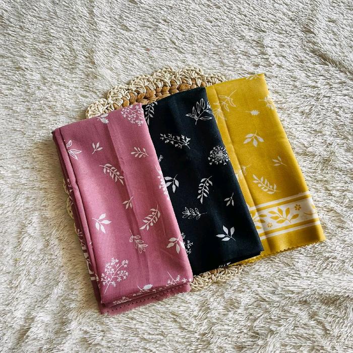 Hijab segiempat motif daun ruma scarf