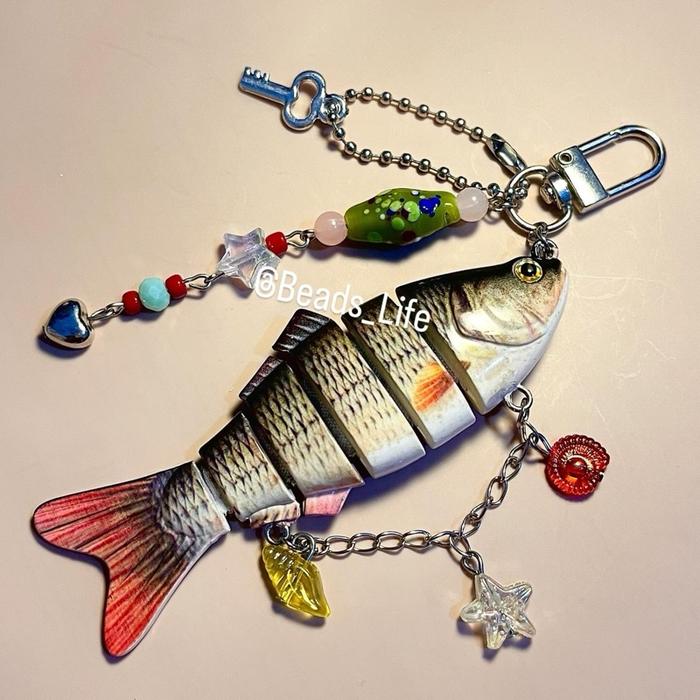 Gantungan tas ikan warna warni