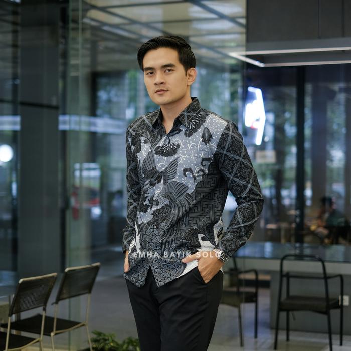 EMHA BATIK SOLO - NAWASENA | Kemeja Batik Pria Premium Lengan Panjang Slimfit Lapisan Furing Bahan K