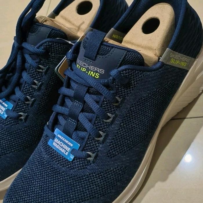 Sepatu kets schecter no. 42