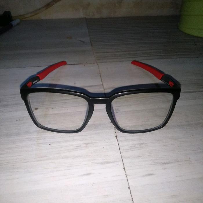 kaca mata original  merek oakley di jamin bagus
