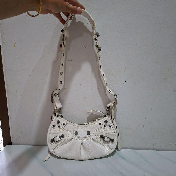 Tas Preloved Sling Shoulder Bal en Half Moon