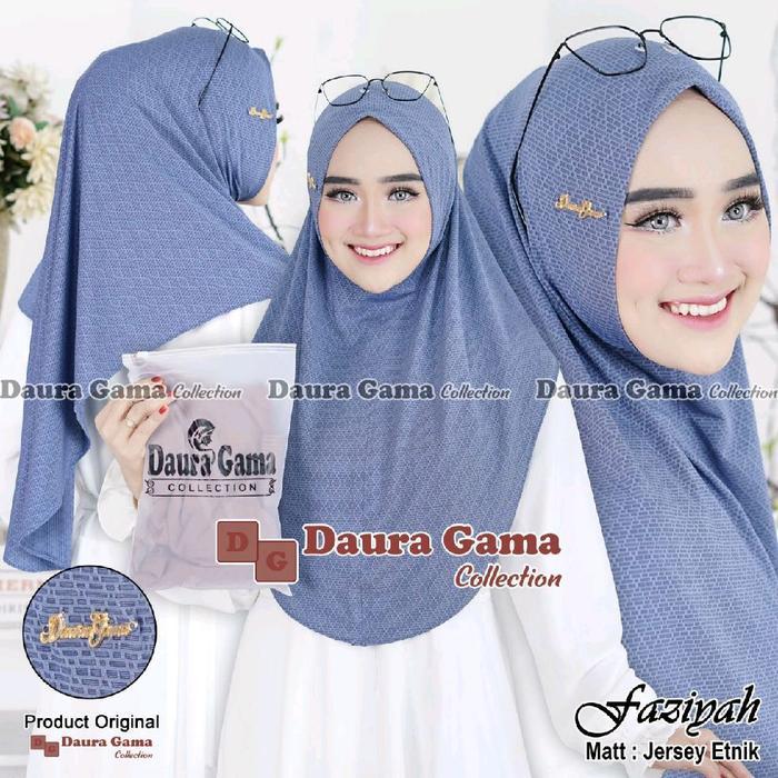 Hijab segita t daura gama/Segita daura gama ayunda