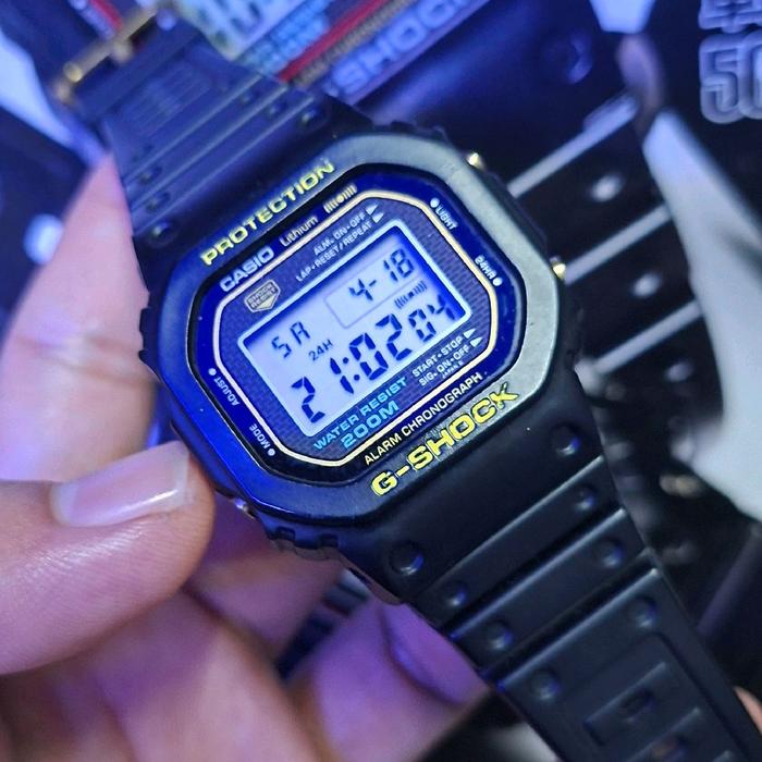 Jam tangan Casio G-SHOCK Pertama DW-5000C-1B Rilis april 1983