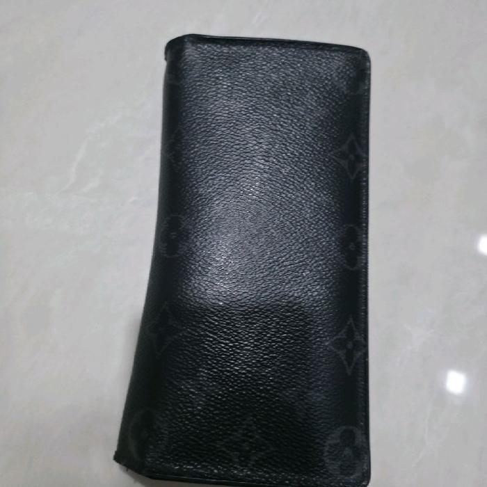LV MEN WALLET ORIGINAL USED
