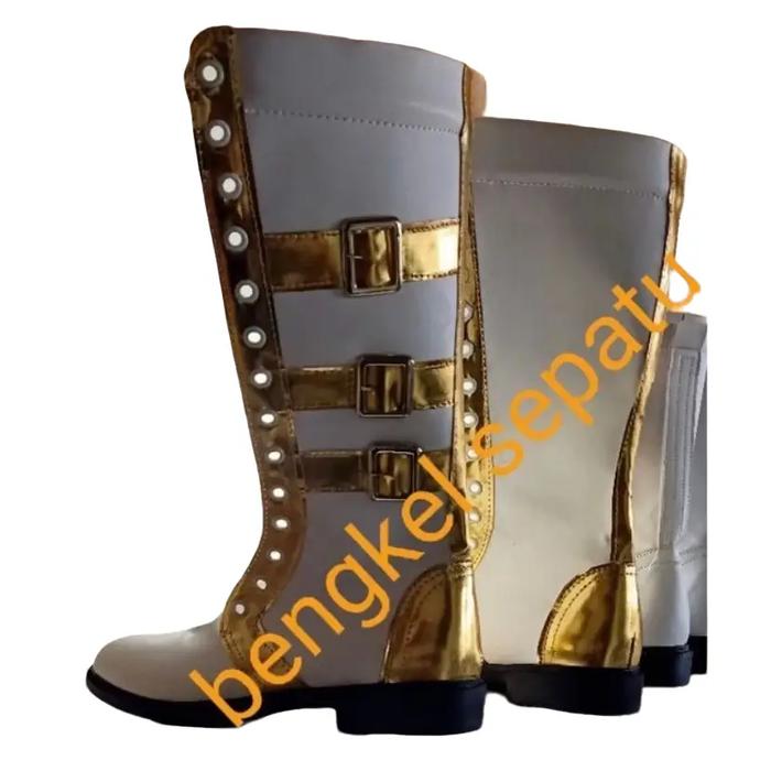 Sepatu mayoret putih gold
