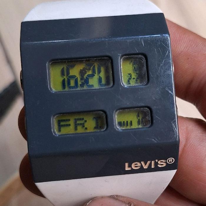 jam tangan levis original