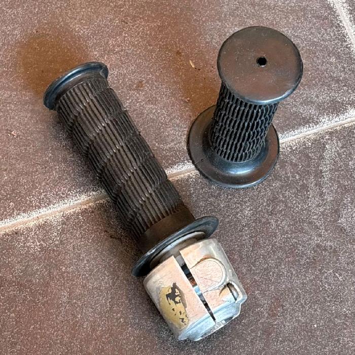 Holder gas suzuki a100
