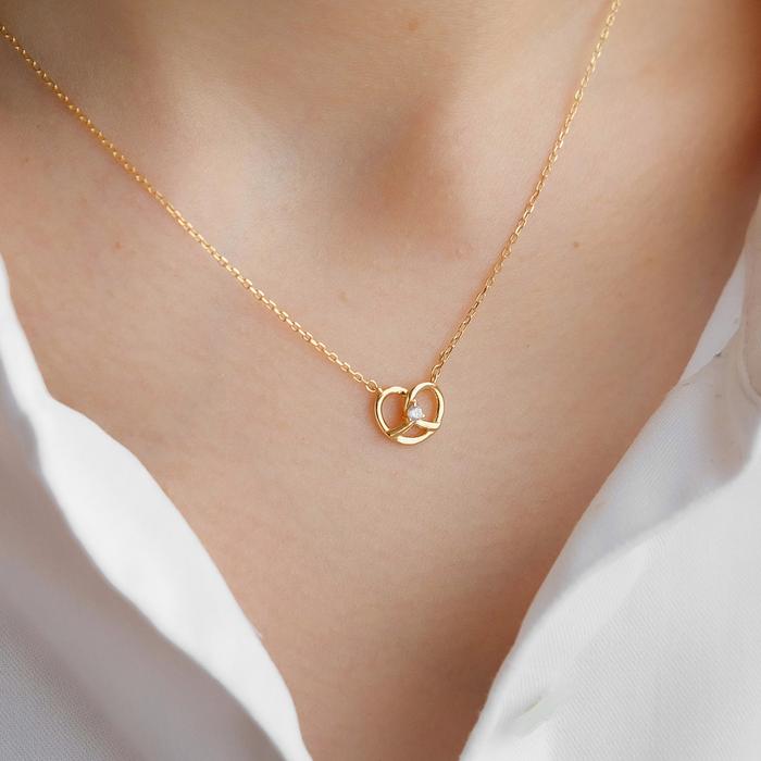 Velour Jewels • Pretzel Heart Zirconia 16K Gold Plated Necklace — Kalung Crystal Titanium Lapis Emas