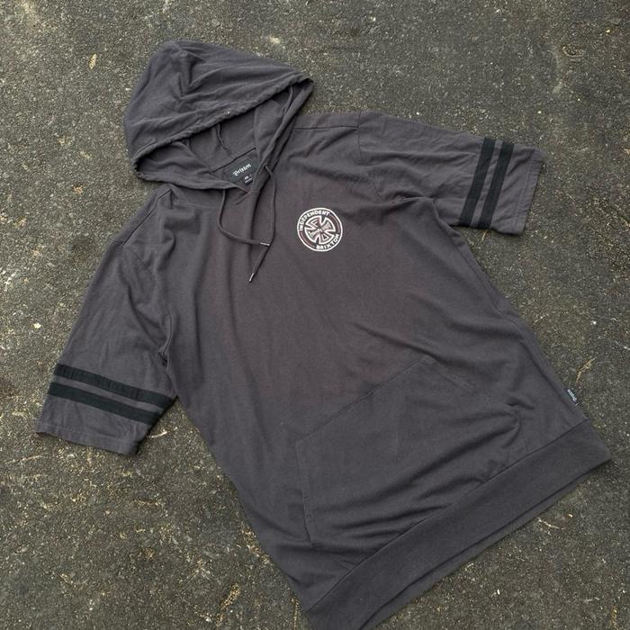 Hoodie brixton x indpendent