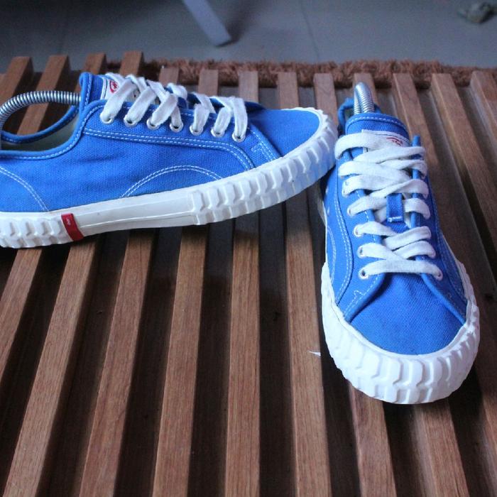 Sepatu kets casual" Hawkins Sport" upper kain kanvas tebal  asli outsole kokoh kuat. mulus cerah. si